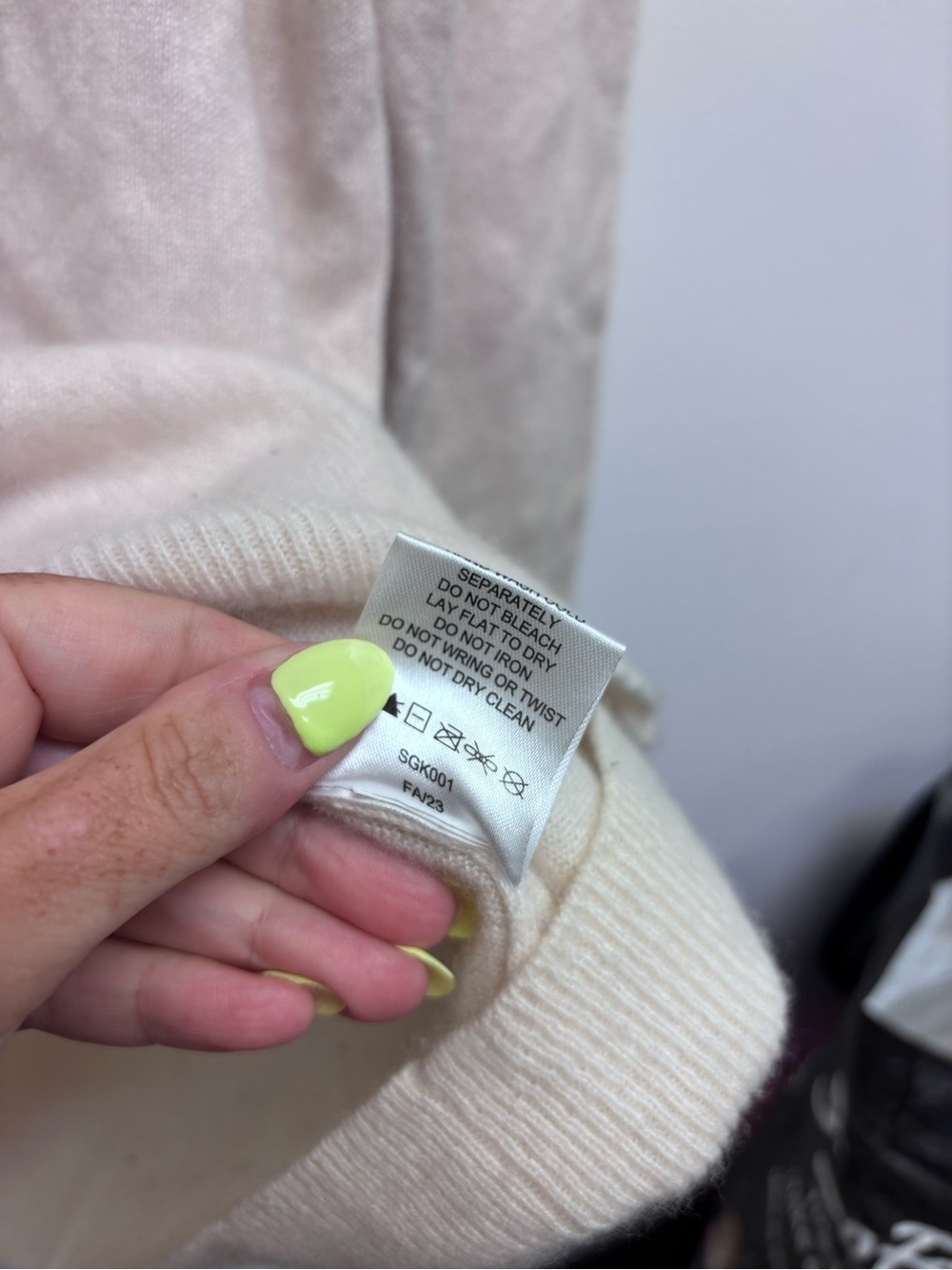 Quince Mongolian Cashmere Crewneck Sweater - Picture 11 of 12